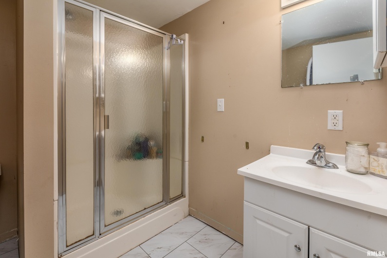 620 ALMOND Street, Carbondale, Illinois 62901, 2 Bedrooms Bedrooms, 0 ,2 BathroomsBathrooms,Residential,For Sale,ALMOND,0,RMAEB460058