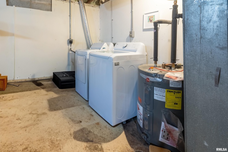 620 ALMOND Street, Carbondale, Illinois 62901, 2 Bedrooms Bedrooms, 0 ,2 BathroomsBathrooms,Residential,For Sale,ALMOND,0,RMAEB460058