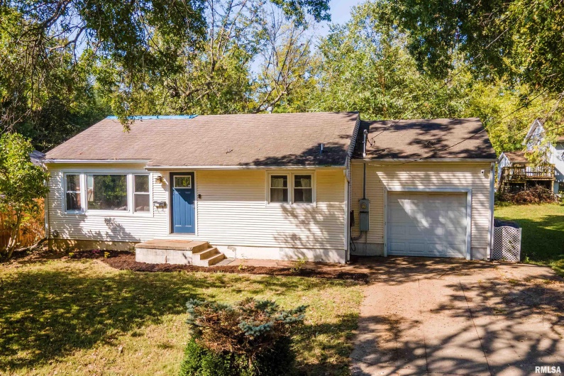 620 ALMOND Street, Carbondale, Illinois 62901, 2 Bedrooms Bedrooms, 0 ,2 BathroomsBathrooms,Residential,For Sale,ALMOND,0,RMAEB460058