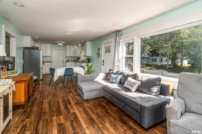 620 ALMOND Street, Carbondale, Illinois 62901, 2 Bedrooms Bedrooms, 0 ,2 BathroomsBathrooms,Residential,For Sale,ALMOND,0,RMAEB460058