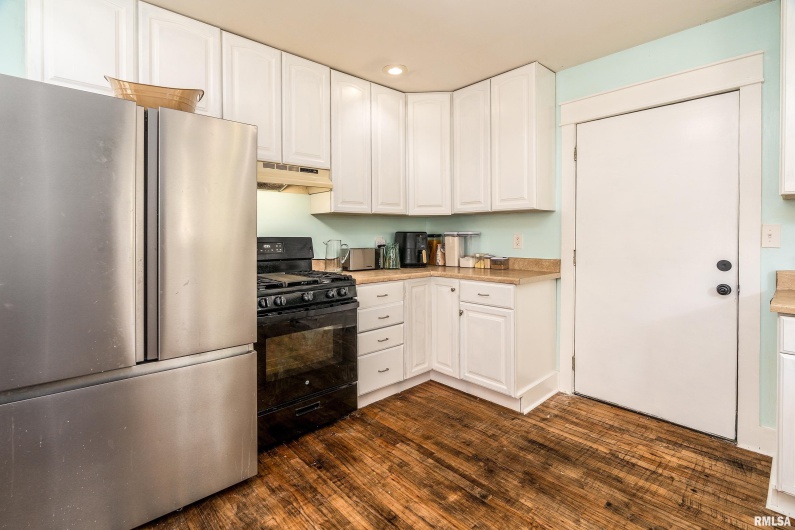 620 ALMOND Street, Carbondale, Illinois 62901, 2 Bedrooms Bedrooms, 0 ,2 BathroomsBathrooms,Residential,For Sale,ALMOND,0,RMAEB460058