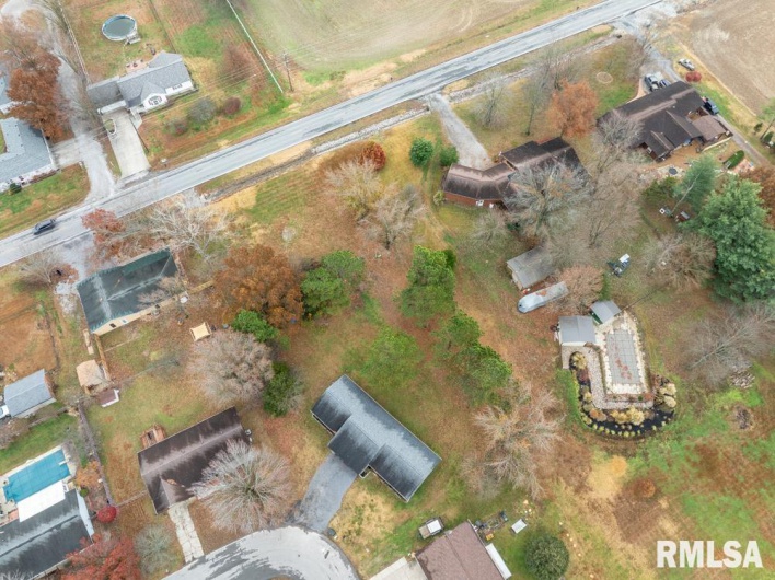 910 FAIRLANE Drive, Marion, Illinois 62959, 6 Bedrooms Bedrooms, 0 ,3 BathroomsBathrooms,Residential,For Sale,FAIRLANE,0,RMAQC4268748