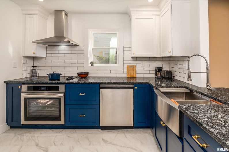 711 ELM Street, Carbondale, Illinois 62901, 3 Bedrooms Bedrooms, 0 ,1 BathroomBathrooms,Residential,For Sale,ELM,0,RMAEB460263