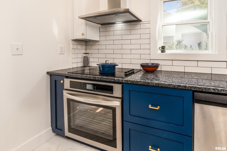 711 ELM Street, Carbondale, Illinois 62901, 3 Bedrooms Bedrooms, 0 ,1 BathroomBathrooms,Residential,For Sale,ELM,0,RMAEB460263