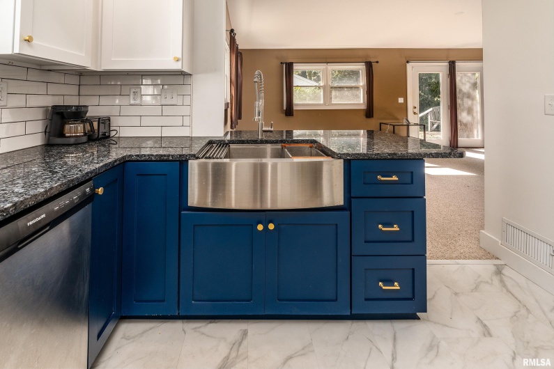 711 ELM Street, Carbondale, Illinois 62901, 3 Bedrooms Bedrooms, 0 ,1 BathroomBathrooms,Residential,For Sale,ELM,0,RMAEB460263