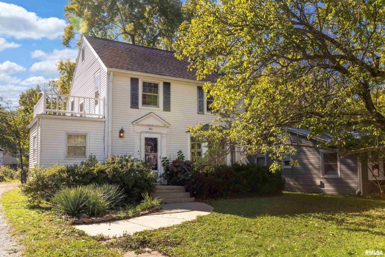 711 ELM Street, Carbondale, Illinois 62901, 3 Bedrooms Bedrooms, 0 ,1 BathroomBathrooms,Residential,For Sale,ELM,0,RMAEB460263