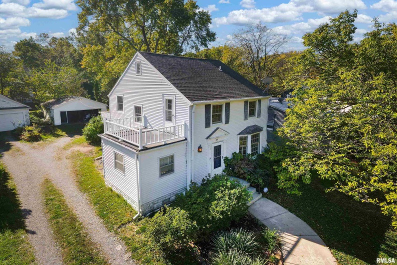 711 ELM Street, Carbondale, Illinois 62901, 3 Bedrooms Bedrooms, 0 ,1 BathroomBathrooms,Residential,For Sale,ELM,0,RMAEB460263