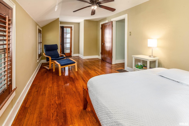 711 ELM Street, Carbondale, Illinois 62901, 3 Bedrooms Bedrooms, 0 ,1 BathroomBathrooms,Residential,For Sale,ELM,0,RMAEB460263