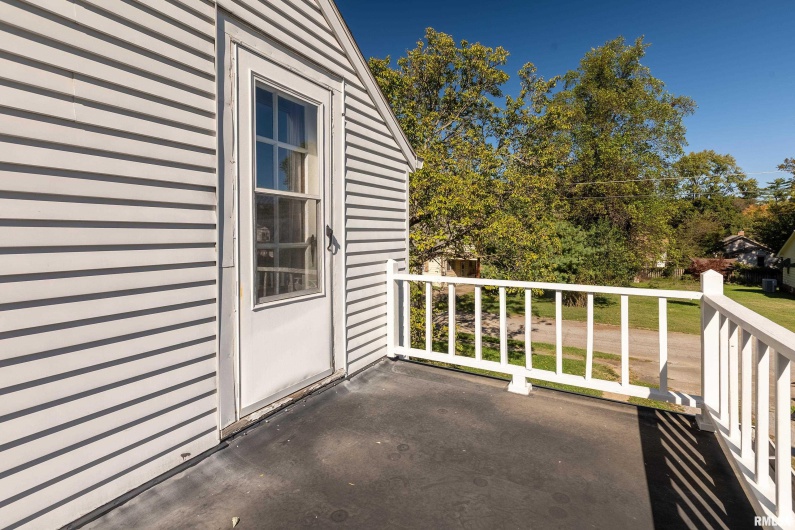 711 ELM Street, Carbondale, Illinois 62901, 3 Bedrooms Bedrooms, 0 ,1 BathroomBathrooms,Residential,For Sale,ELM,0,RMAEB460263