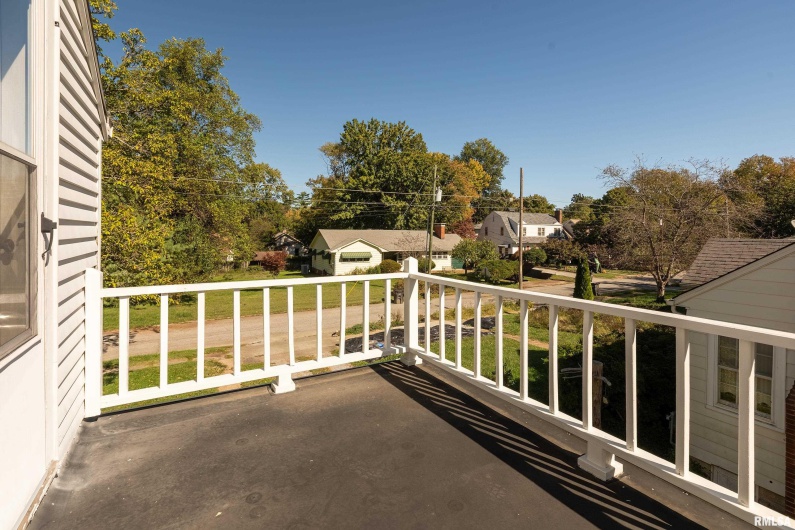 711 ELM Street, Carbondale, Illinois 62901, 3 Bedrooms Bedrooms, 0 ,1 BathroomBathrooms,Residential,For Sale,ELM,0,RMAEB460263