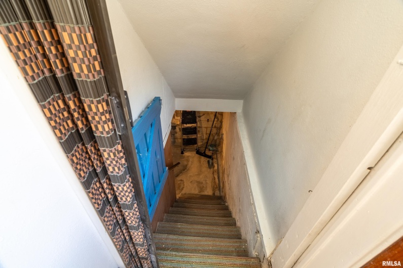 711 ELM Street, Carbondale, Illinois 62901, 3 Bedrooms Bedrooms, 0 ,1 BathroomBathrooms,Residential,For Sale,ELM,0,RMAEB460263