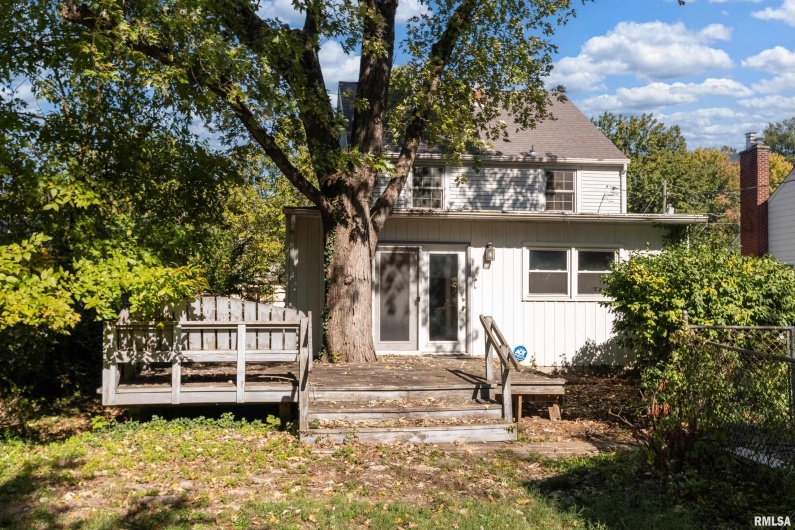 711 ELM Street, Carbondale, Illinois 62901, 3 Bedrooms Bedrooms, 0 ,1 BathroomBathrooms,Residential,For Sale,ELM,0,RMAEB460263