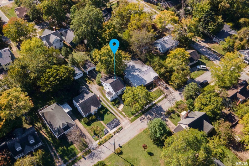 711 ELM Street, Carbondale, Illinois 62901, 3 Bedrooms Bedrooms, 0 ,1 BathroomBathrooms,Residential,For Sale,ELM,0,RMAEB460263