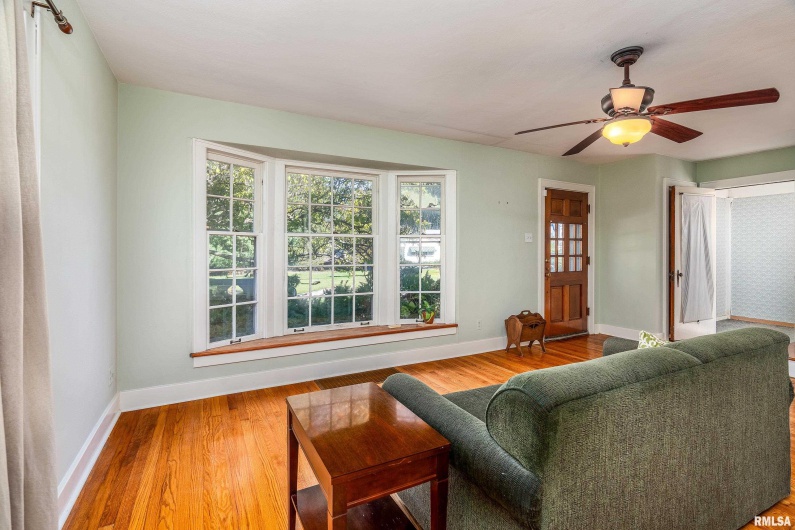 711 ELM Street, Carbondale, Illinois 62901, 3 Bedrooms Bedrooms, 0 ,1 BathroomBathrooms,Residential,For Sale,ELM,0,RMAEB460263