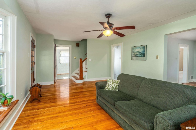 711 ELM Street, Carbondale, Illinois 62901, 3 Bedrooms Bedrooms, 0 ,1 BathroomBathrooms,Residential,For Sale,ELM,0,RMAEB460263