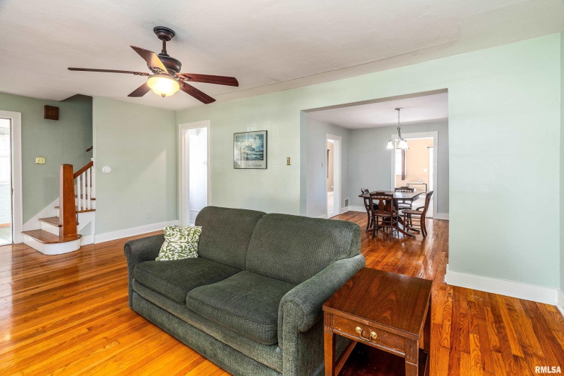 711 ELM Street, Carbondale, Illinois 62901, 3 Bedrooms Bedrooms, 0 ,1 BathroomBathrooms,Residential,For Sale,ELM,0,RMAEB460263