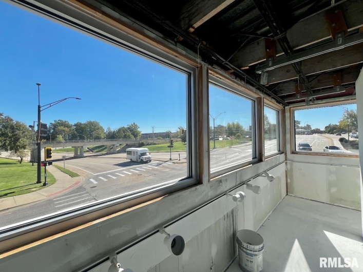 718 ILLINOIS Avenue, Carbondale, Illinois 62901, 0 , 0 ,0,Commercial Sale,For Sale,ILLINOIS,0,RMAEB460267