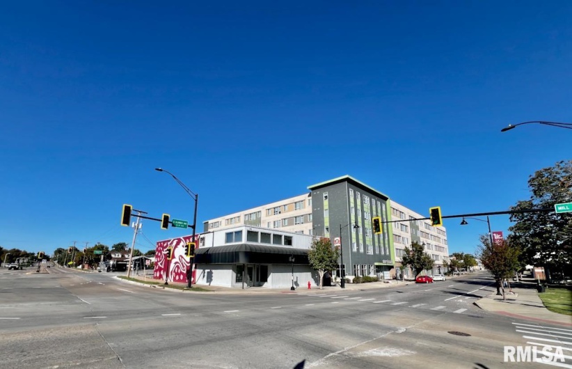 718 ILLINOIS Avenue, Carbondale, Illinois 62901, 0 , 0 ,0,Commercial Sale,For Sale,ILLINOIS,0,RMAEB460267