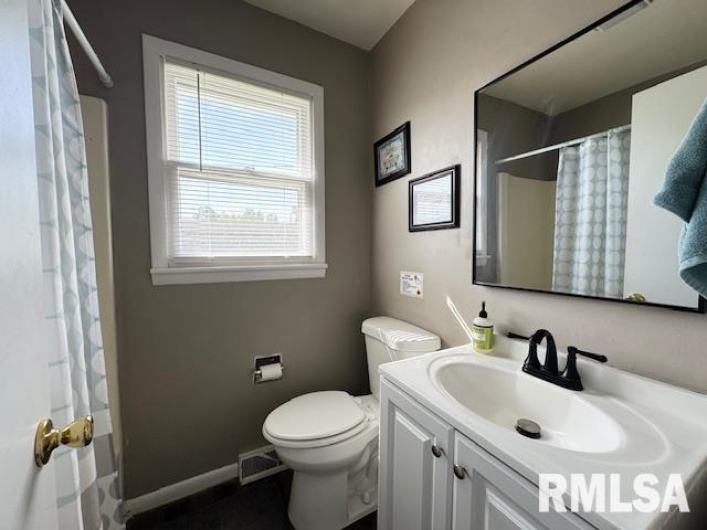 2205 MELANIE Lane, Marion, Illinois 62959, 4 Bedrooms Bedrooms, 0 ,2 BathroomsBathrooms,Residential,For Sale,MELANIE,0,RMAEB460268