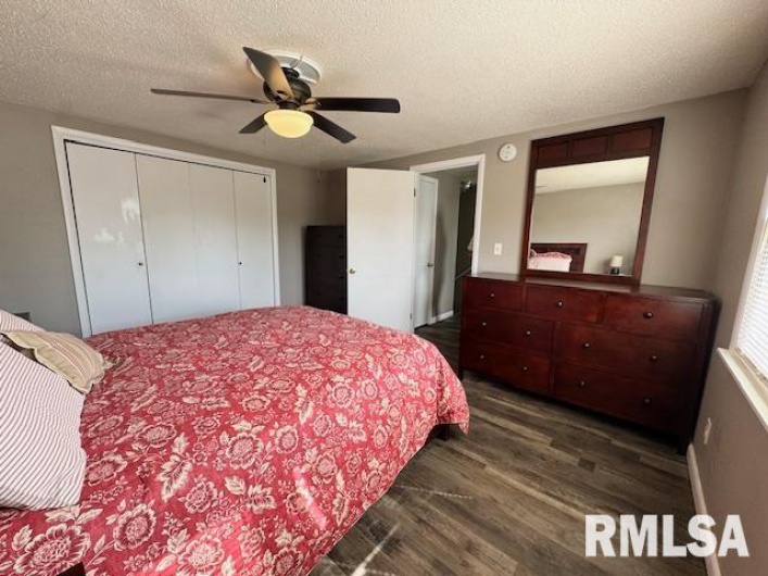 2205 MELANIE Lane, Marion, Illinois 62959, 4 Bedrooms Bedrooms, 0 ,2 BathroomsBathrooms,Residential,For Sale,MELANIE,0,RMAEB460268