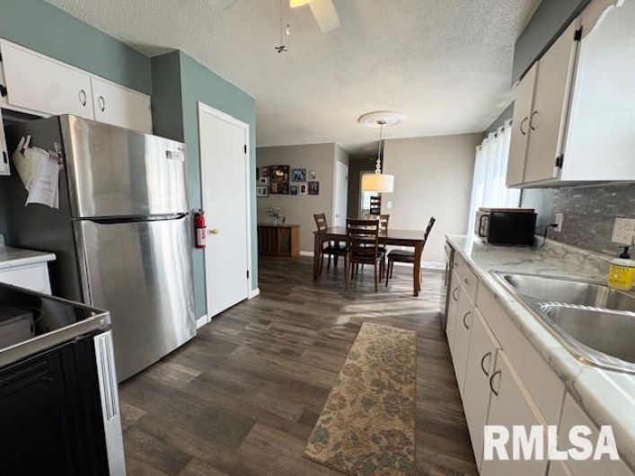 2205 MELANIE Lane, Marion, Illinois 62959, 4 Bedrooms Bedrooms, 0 ,2 BathroomsBathrooms,Residential,For Sale,MELANIE,0,RMAEB460268