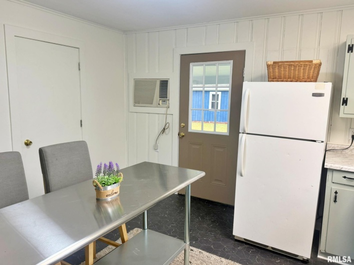 1800 MARKET Street, Metropolis, Illinois 62960, 3 Bedrooms Bedrooms, 0 ,1 BathroomBathrooms,Residential,For Sale,MARKET,0,RMAEB460272