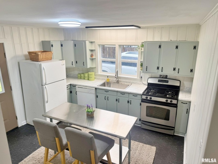 1800 MARKET Street, Metropolis, Illinois 62960, 3 Bedrooms Bedrooms, 0 ,1 BathroomBathrooms,Residential,For Sale,MARKET,0,RMAEB460272