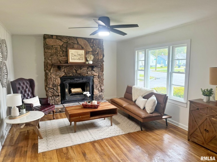 1800 MARKET Street, Metropolis, Illinois 62960, 3 Bedrooms Bedrooms, 0 ,1 BathroomBathrooms,Residential,For Sale,MARKET,0,RMAEB460272