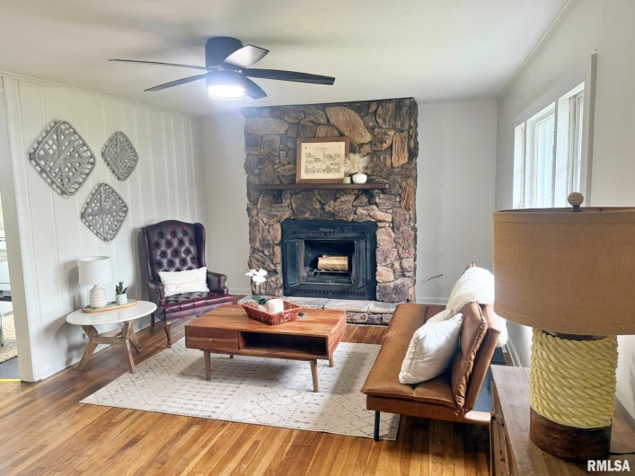 1800 MARKET Street, Metropolis, Illinois 62960, 3 Bedrooms Bedrooms, 0 ,1 BathroomBathrooms,Residential,For Sale,MARKET,0,RMAEB460272