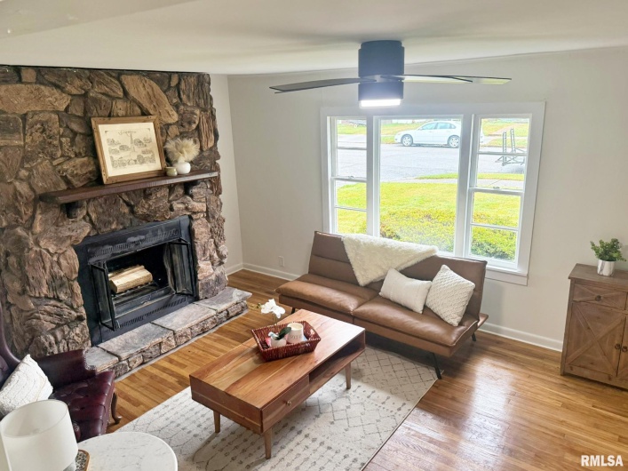 1800 MARKET Street, Metropolis, Illinois 62960, 3 Bedrooms Bedrooms, 0 ,1 BathroomBathrooms,Residential,For Sale,MARKET,0,RMAEB460272