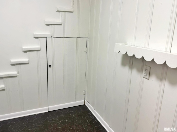 1800 MARKET Street, Metropolis, Illinois 62960, 3 Bedrooms Bedrooms, 0 ,1 BathroomBathrooms,Residential,For Sale,MARKET,0,RMAEB460272