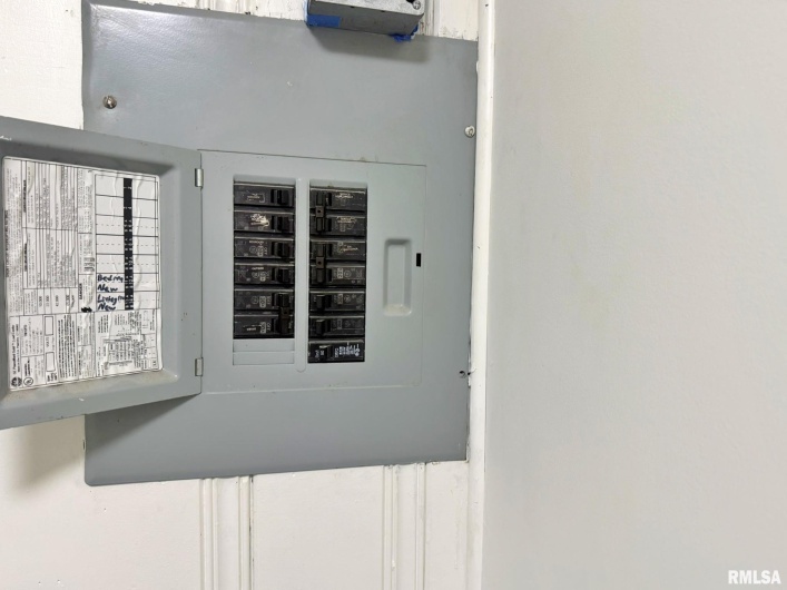 1800 MARKET Street, Metropolis, Illinois 62960, 3 Bedrooms Bedrooms, 0 ,1 BathroomBathrooms,Residential,For Sale,MARKET,0,RMAEB460272