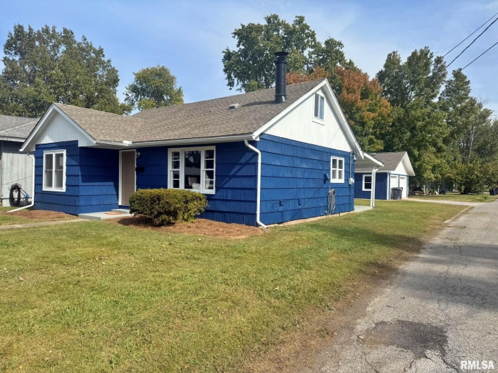 1800 MARKET Street, Metropolis, Illinois 62960, 3 Bedrooms Bedrooms, 0 ,1 BathroomBathrooms,Residential,For Sale,MARKET,0,RMAEB460272