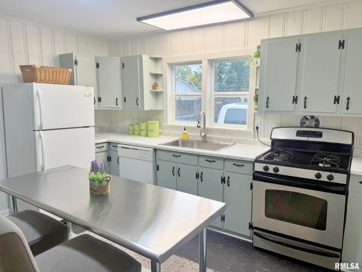 1800 MARKET Street, Metropolis, Illinois 62960, 3 Bedrooms Bedrooms, 0 ,1 BathroomBathrooms,Residential,For Sale,MARKET,0,RMAEB460272