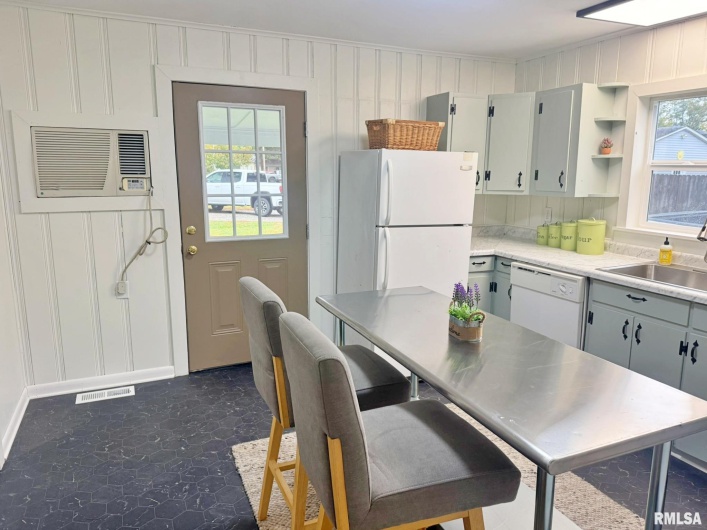 1800 MARKET Street, Metropolis, Illinois 62960, 3 Bedrooms Bedrooms, 0 ,1 BathroomBathrooms,Residential,For Sale,MARKET,0,RMAEB460272