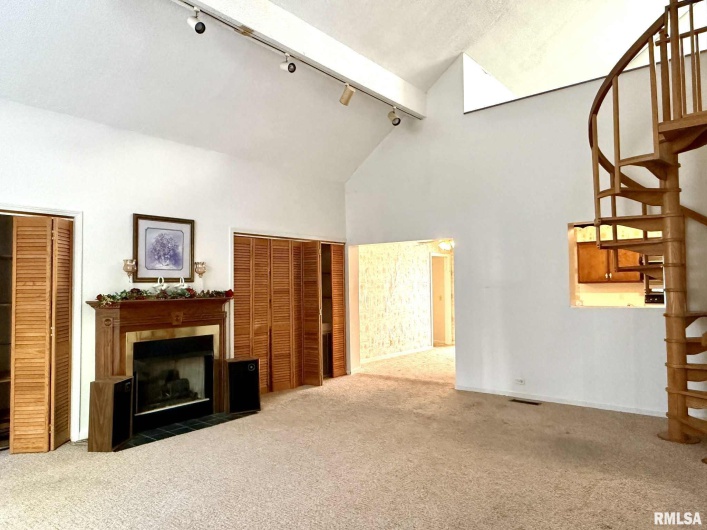 18 Chick Street, Metropolis, Illinois 62960, 4 Bedrooms Bedrooms, 0 ,4 BathroomsBathrooms,Residential,For Sale,Chick,0,RMAEB460271