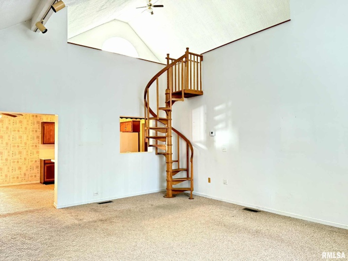 18 Chick Street, Metropolis, Illinois 62960, 4 Bedrooms Bedrooms, 0 ,4 BathroomsBathrooms,Residential,For Sale,Chick,0,RMAEB460271