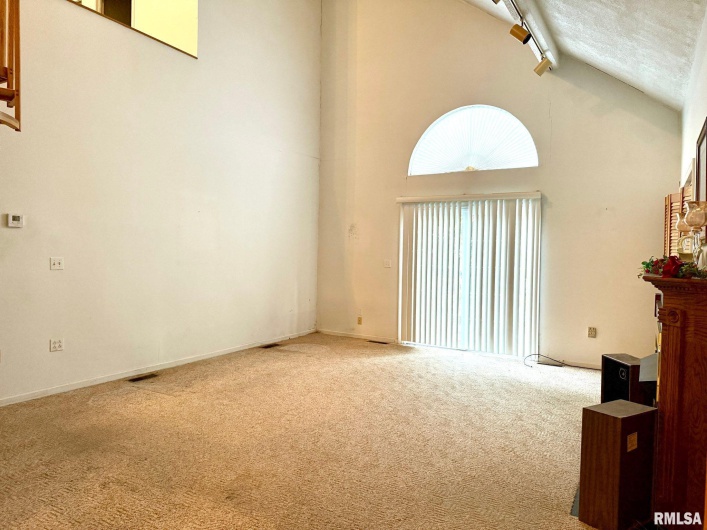 18 Chick Street, Metropolis, Illinois 62960, 4 Bedrooms Bedrooms, 0 ,4 BathroomsBathrooms,Residential,For Sale,Chick,0,RMAEB460271