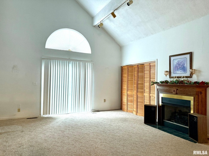 18 Chick Street, Metropolis, Illinois 62960, 4 Bedrooms Bedrooms, 0 ,4 BathroomsBathrooms,Residential,For Sale,Chick,0,RMAEB460271