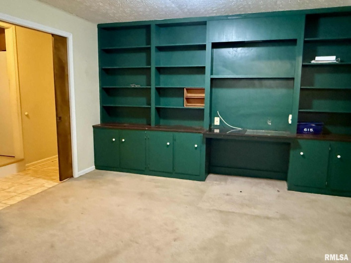 18 Chick Street, Metropolis, Illinois 62960, 4 Bedrooms Bedrooms, 0 ,4 BathroomsBathrooms,Residential,For Sale,Chick,0,RMAEB460271