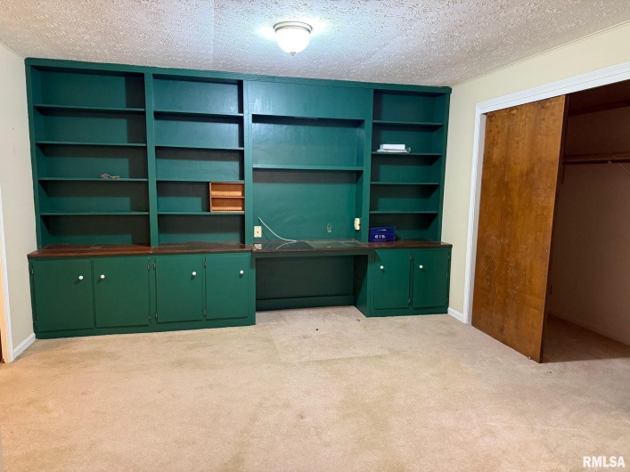 18 Chick Street, Metropolis, Illinois 62960, 4 Bedrooms Bedrooms, 0 ,4 BathroomsBathrooms,Residential,For Sale,Chick,0,RMAEB460271