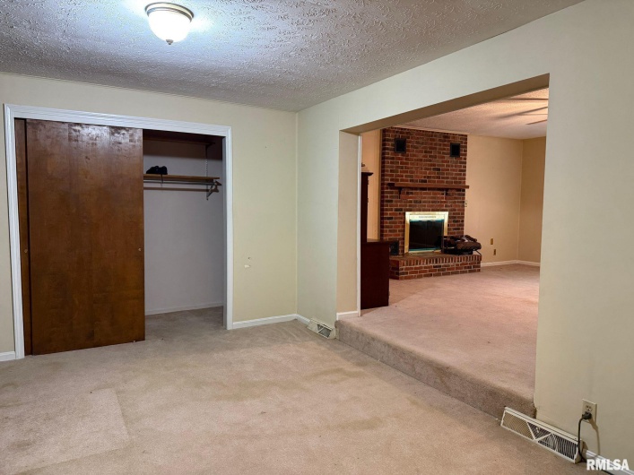 18 Chick Street, Metropolis, Illinois 62960, 4 Bedrooms Bedrooms, 0 ,4 BathroomsBathrooms,Residential,For Sale,Chick,0,RMAEB460271