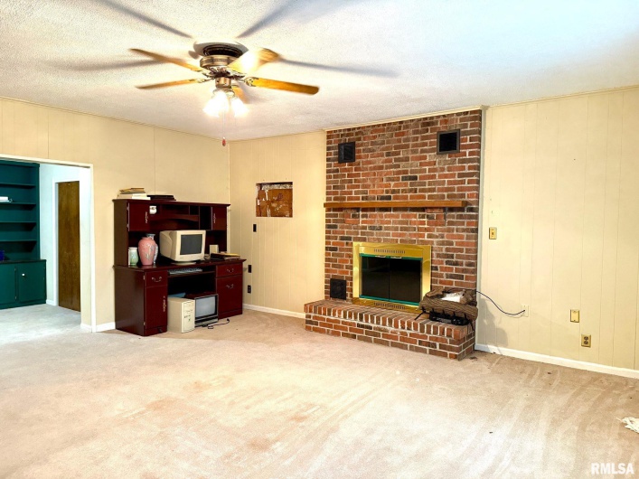 18 Chick Street, Metropolis, Illinois 62960, 4 Bedrooms Bedrooms, 0 ,4 BathroomsBathrooms,Residential,For Sale,Chick,0,RMAEB460271