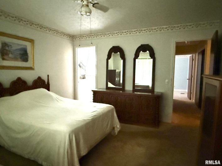 18 Chick Street, Metropolis, Illinois 62960, 4 Bedrooms Bedrooms, 0 ,4 BathroomsBathrooms,Residential,For Sale,Chick,0,RMAEB460271