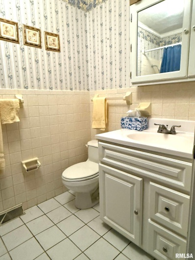 18 Chick Street, Metropolis, Illinois 62960, 4 Bedrooms Bedrooms, 0 ,4 BathroomsBathrooms,Residential,For Sale,Chick,0,RMAEB460271