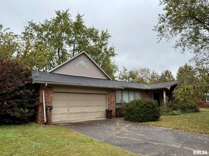 18 Chick Street, Metropolis, Illinois 62960, 4 Bedrooms Bedrooms, 0 ,4 BathroomsBathrooms,Residential,For Sale,Chick,0,RMAEB460271