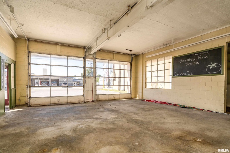 201 COURT Street, Marion, Illinois 62959, 0 , 0 ,0,Commercial Sale,For Sale,COURT,0,RMAEB460276