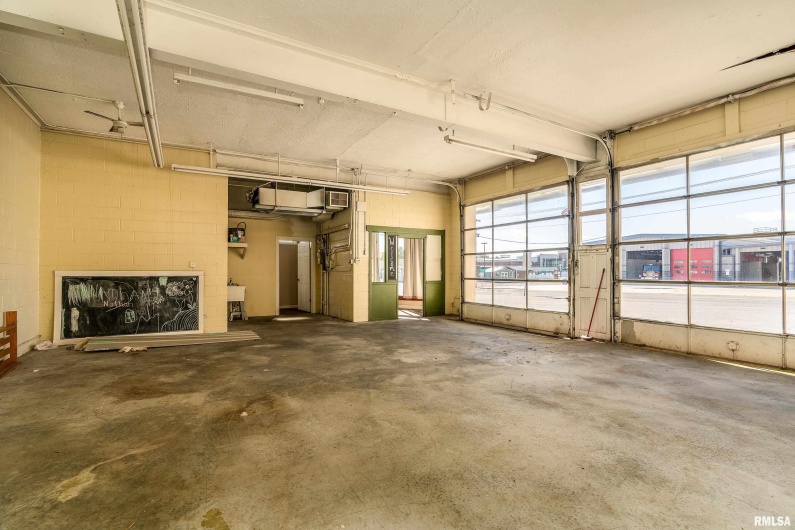 201 COURT Street, Marion, Illinois 62959, 0 , 0 ,0,Commercial Sale,For Sale,COURT,0,RMAEB460276