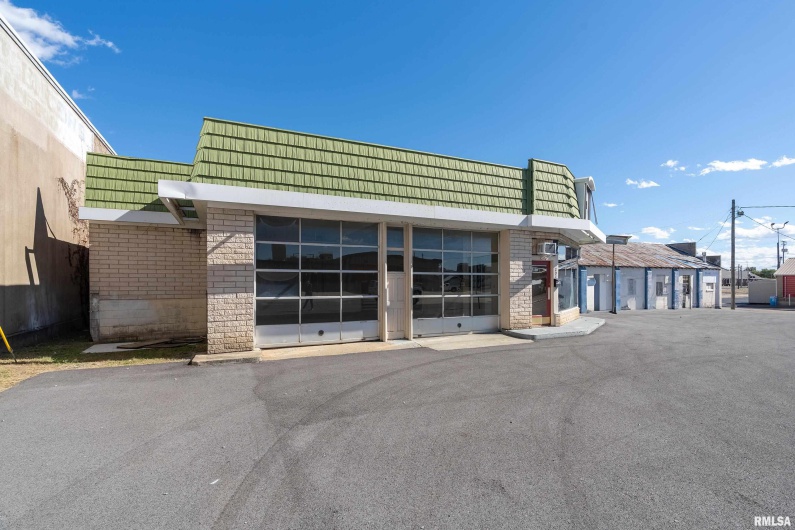201 COURT Street, Marion, Illinois 62959, 0 , 0 ,0,Commercial Sale,For Sale,COURT,0,RMAEB460276