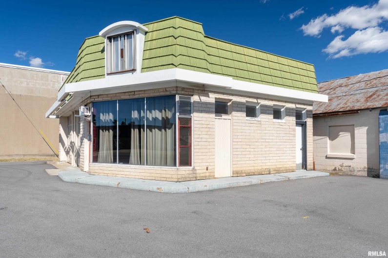 201 COURT Street, Marion, Illinois 62959, 0 , 0 ,0,Commercial Sale,For Sale,COURT,0,RMAEB460276